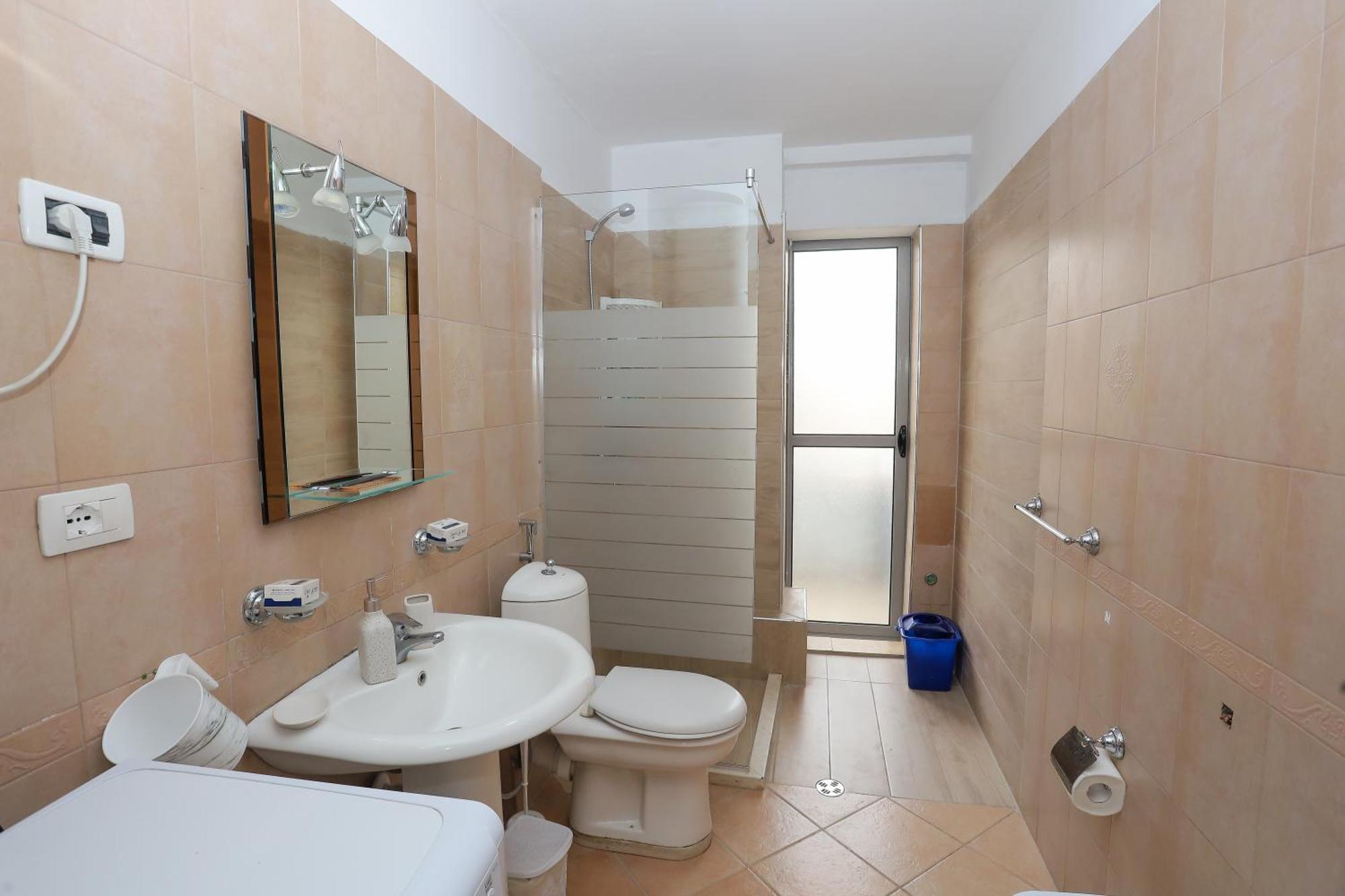 New Bazar Selvia Apartment Тирана Екстериор снимка