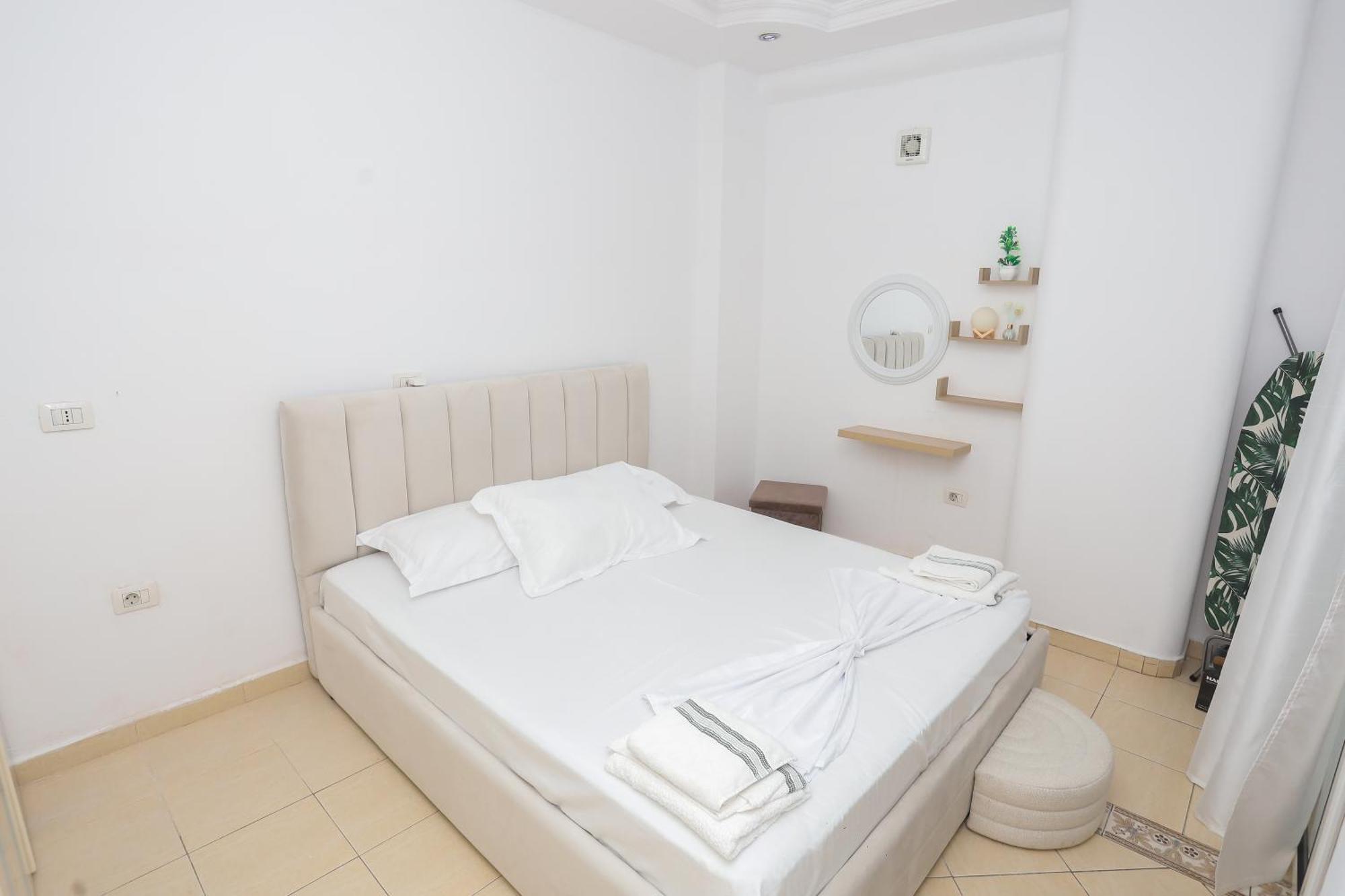 New Bazar Selvia Apartment Тирана Екстериор снимка